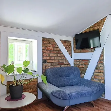 Awesome In With Wifi And 1 Bedrooms 2